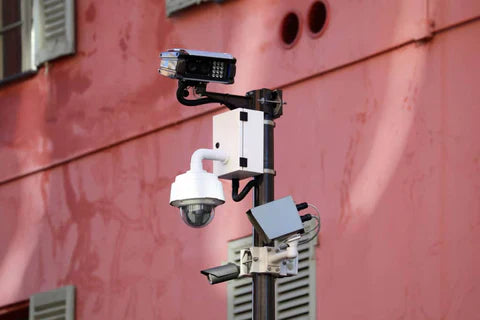 Wie kann man die IP-Adresse der Kamera herausfinden?
